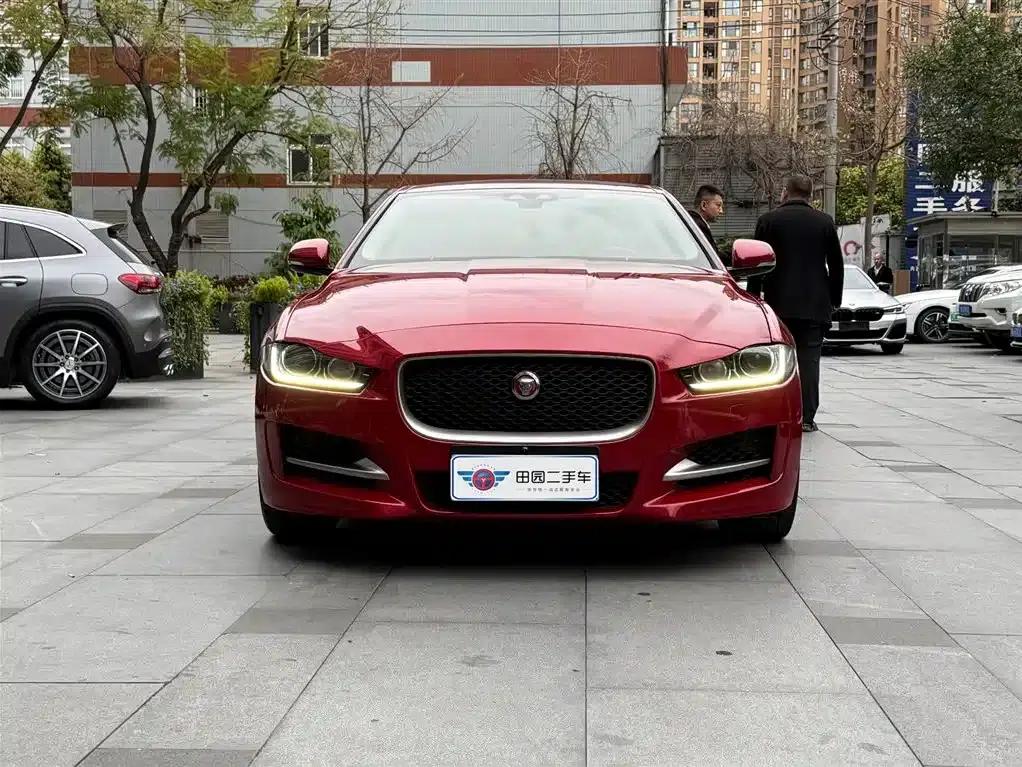 Jaguar XE 2017 2.0T 200PS R-Sport — миниатюра 2