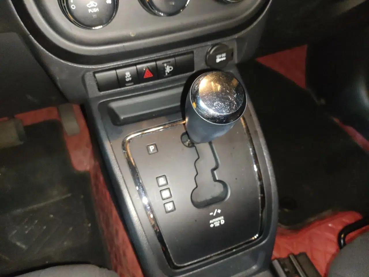 Jeep Patriot 2014 2.0L Sport Enhanced Edition — миниатюра 18