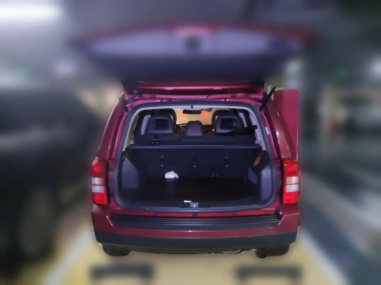 Jeep Patriot 2014 2.0L Sport Enhanced Edition — миниатюра 23