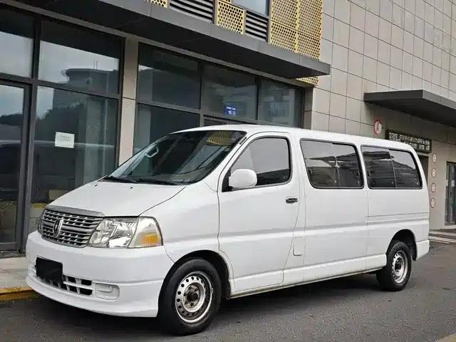 Grace 2020 2.0L Express Upgrade Edition National VI Comfort 7-Seater 1TZS