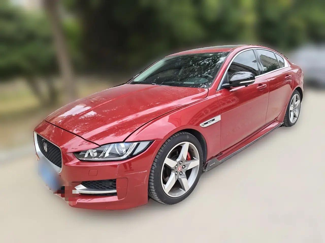 Jaguar XE 2015 2.0T 200 PS R-Sport — миниатюра 1