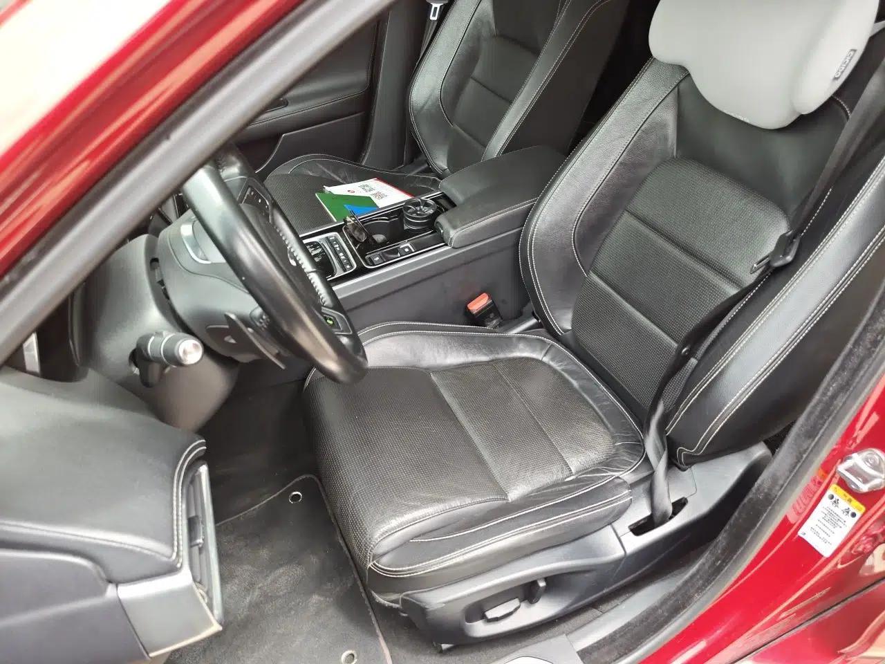 Jaguar XE 2015 2.0T 200 PS R-Sport — миниатюра 15