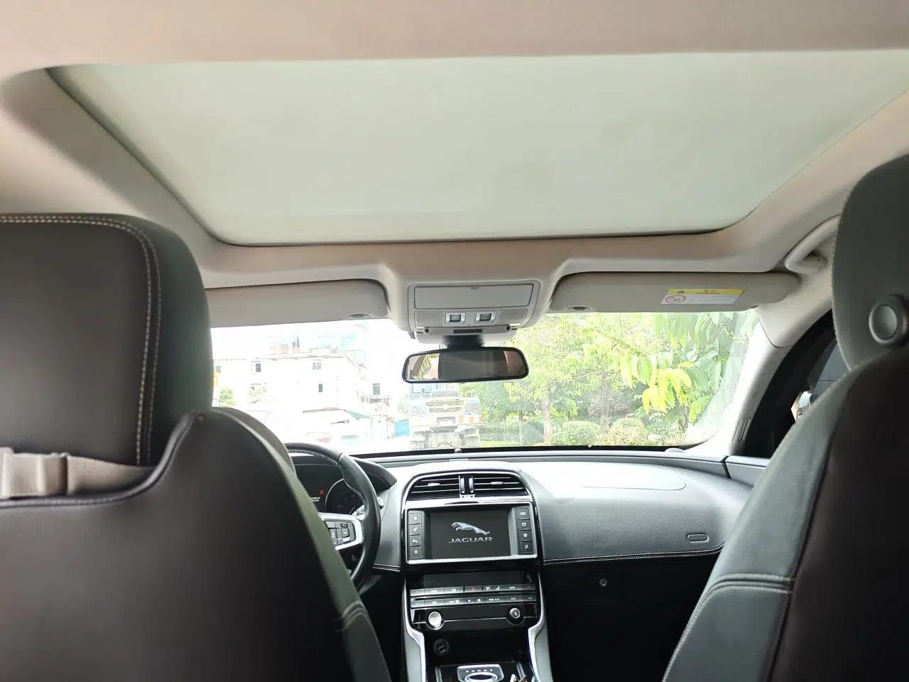 Jaguar XE 2015 2.0T 200 PS R-Sport — миниатюра 18