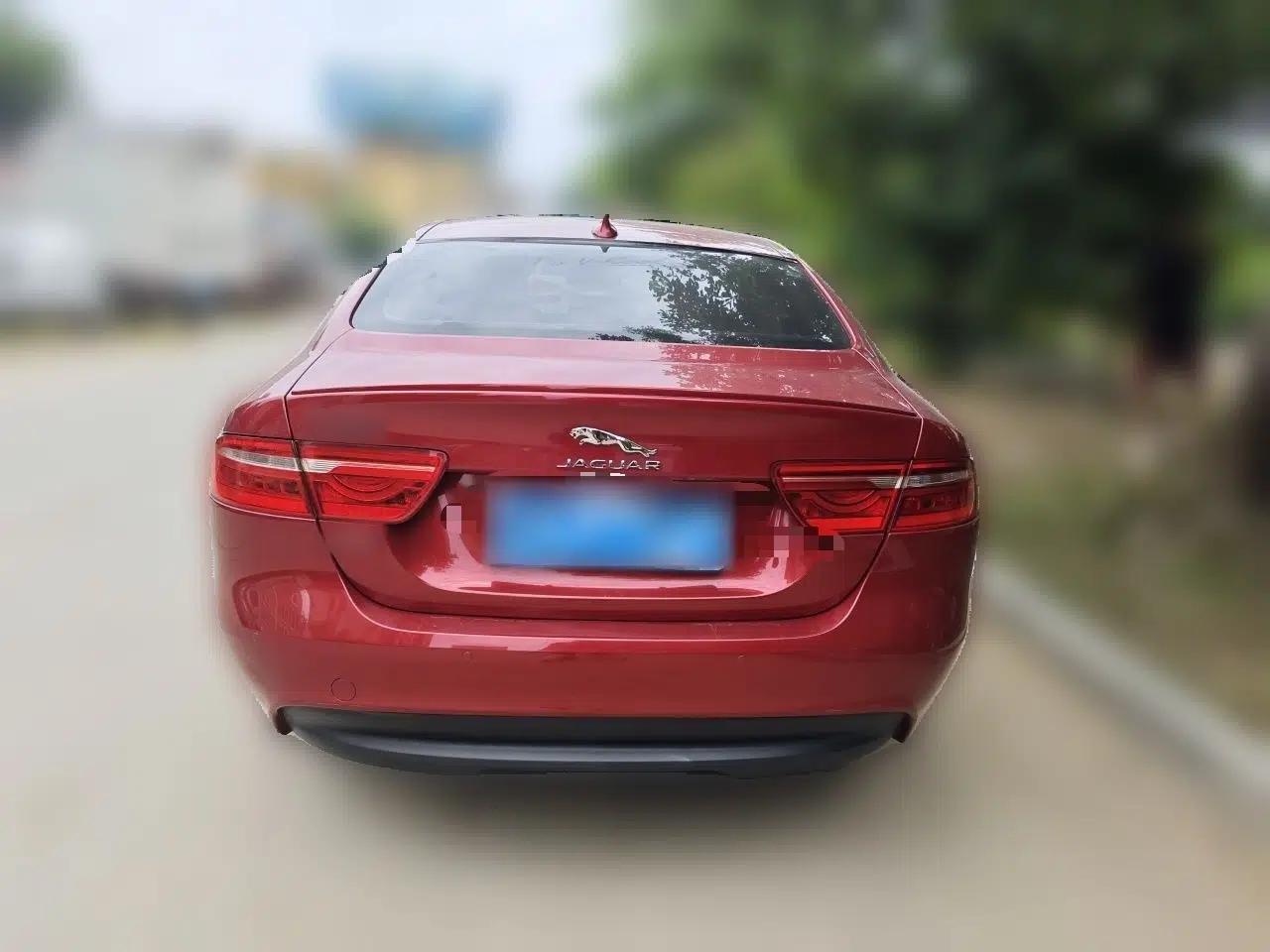Jaguar XE 2015 2.0T 200 PS R-Sport — миниатюра 5