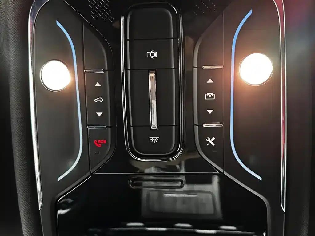 Jetour X70 PRO 2023 1.5T DCT Comfort Edition 5-seater — миниатюра 18