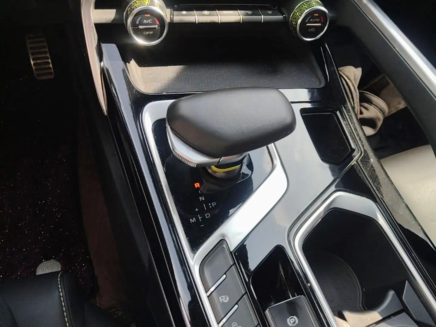 Geely Auto Monjaro S 2021 2.0TD Automatic All-Wheel-Drive Phantom Edition — миниатюра 16