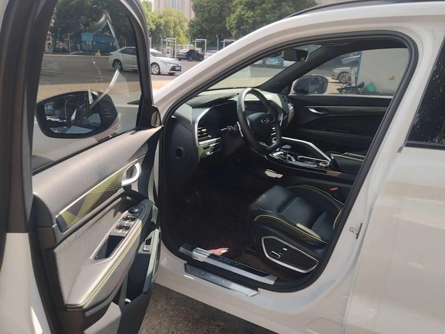 Geely Auto Monjaro S 2021 2.0TD Automatic All-Wheel-Drive Phantom Edition — миниатюра 18