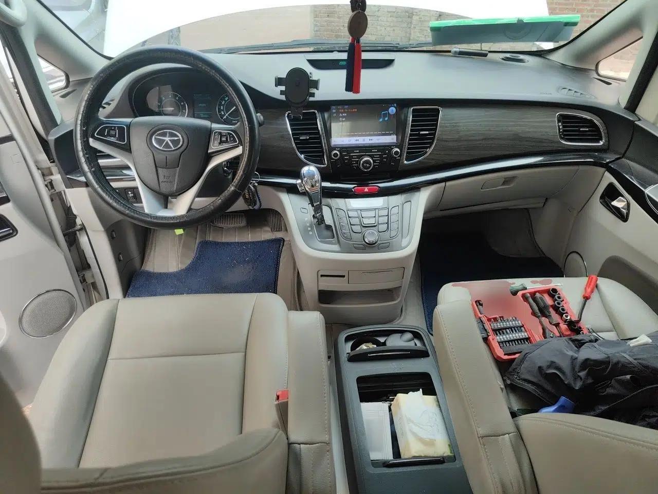 JAC Group Refine M5 2014 Colorway 2.0T Gasoline Automatic Business Edition — миниатюра 9