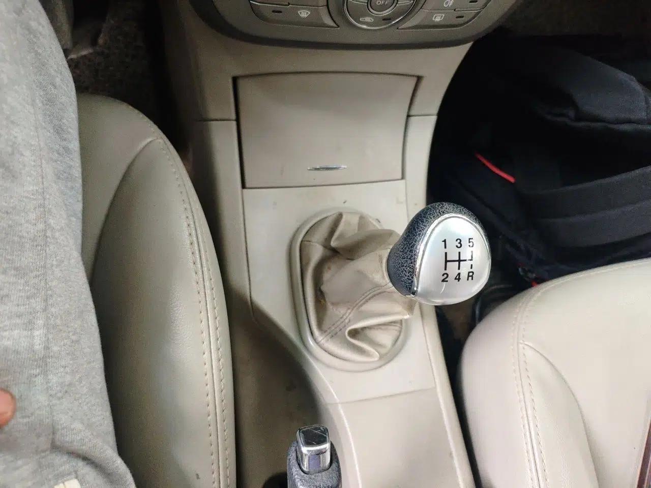 JAC Group Heyue 2012 1.5L Manual Luxury Version — миниатюра 14
