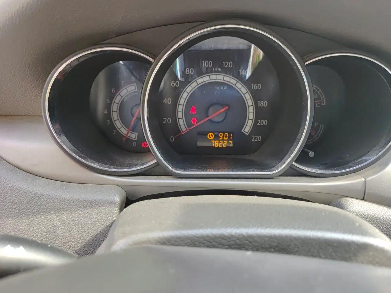 JAC Group Heyue 2012 1.5L Manual Luxury Version — миниатюра 12