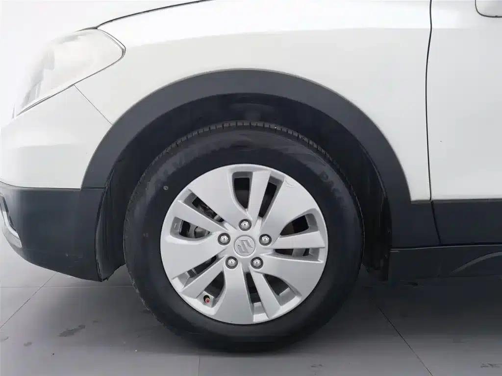 Vitara 2015 1.6L CVT 2WD Entry-level — миниатюра 17