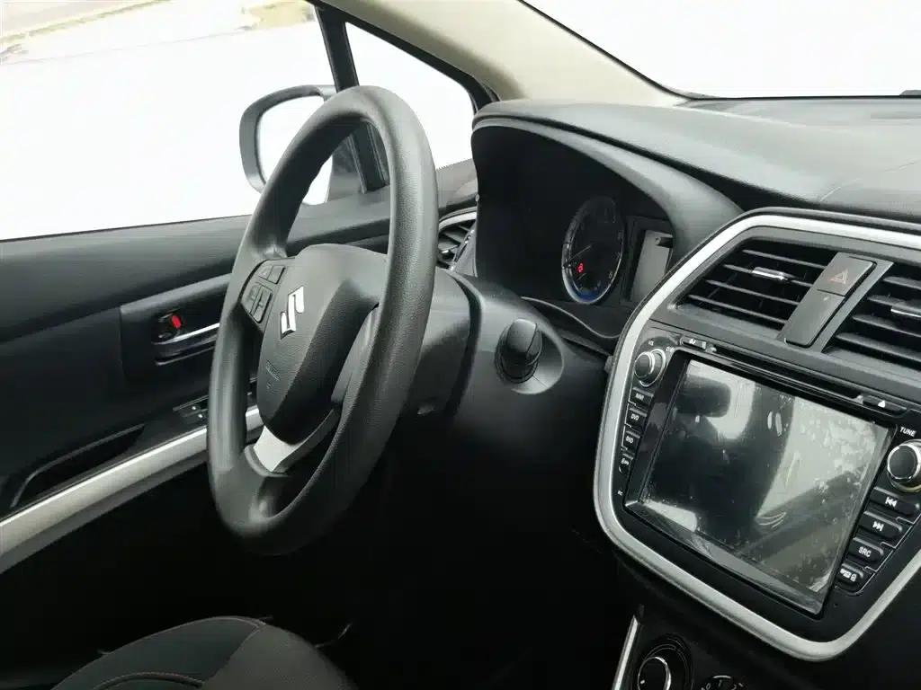Vitara 2015 1.6L CVT 2WD Entry-level — миниатюра 22