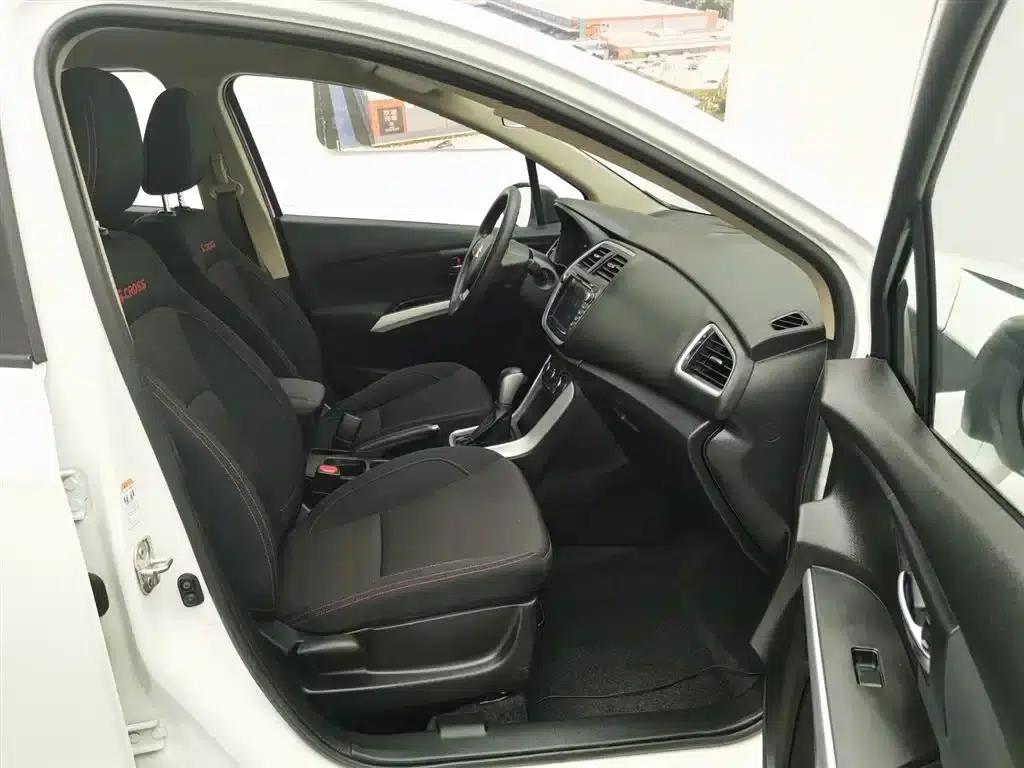 Vitara 2015 1.6L CVT 2WD Entry-level — миниатюра 23