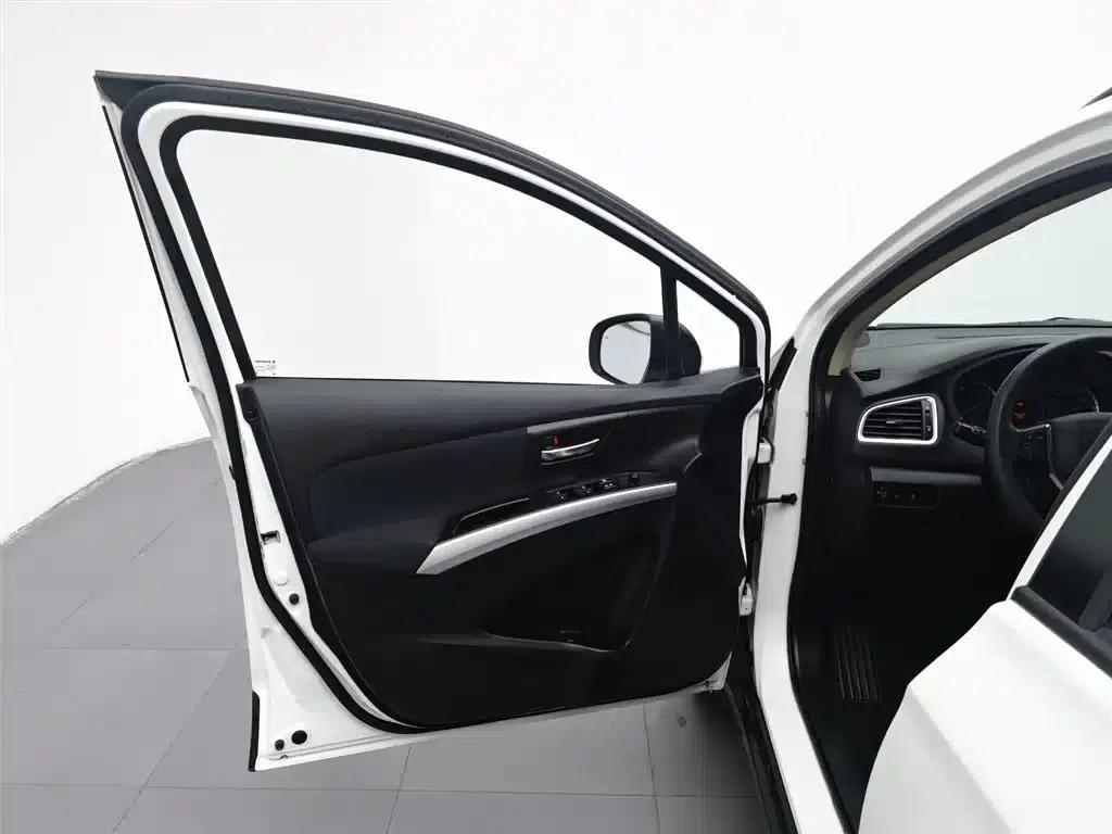 Vitara 2015 1.6L CVT 2WD Entry-level — миниатюра 8