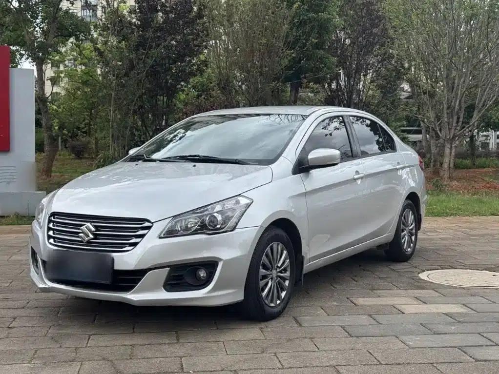 Ciaz 2015 1.6L Manual Comfort Edition — миниатюра 1
