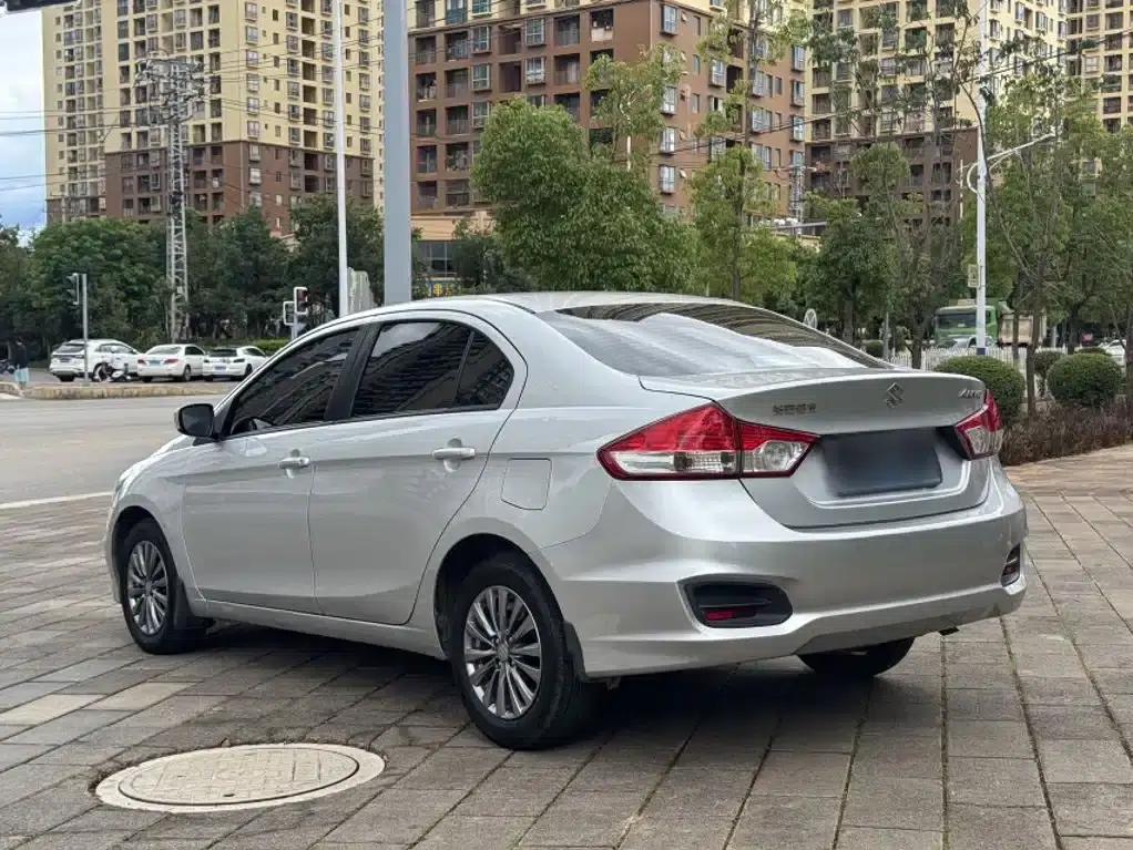 Ciaz 2015 1.6L Manual Comfort Edition — миниатюра 5