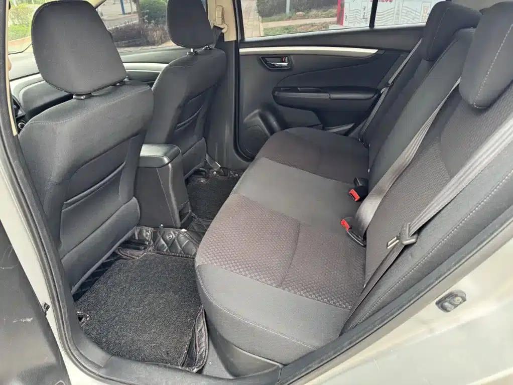 Ciaz 2015 1.6L Manual Comfort Edition — миниатюра 10