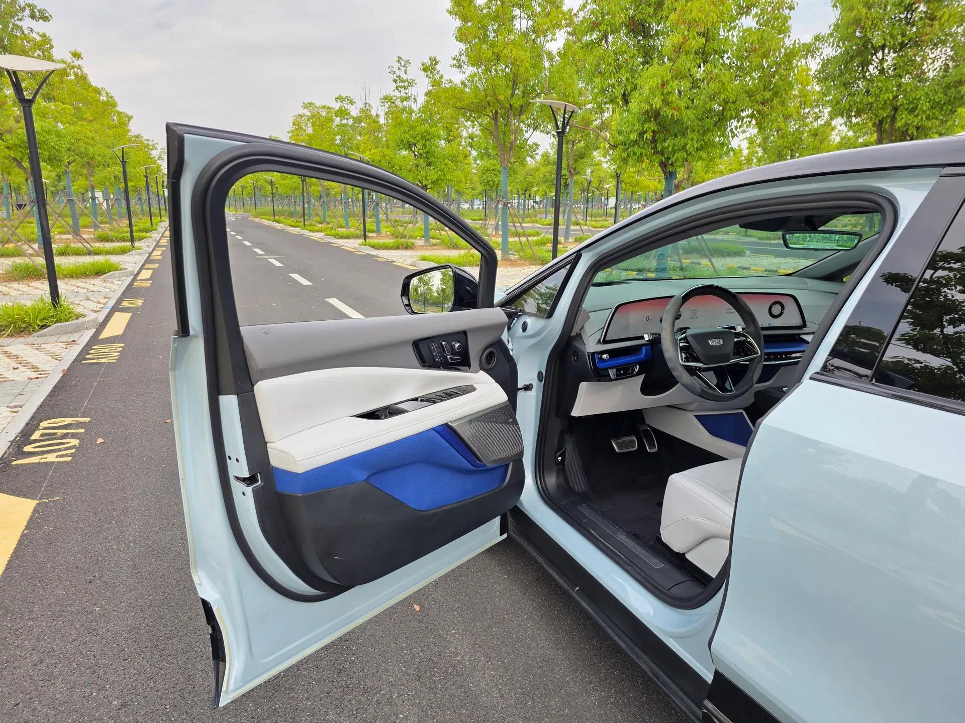 Cadillac OPTIQ 2024 Four-Wheel Drive Long-Range Version — миниатюра 37