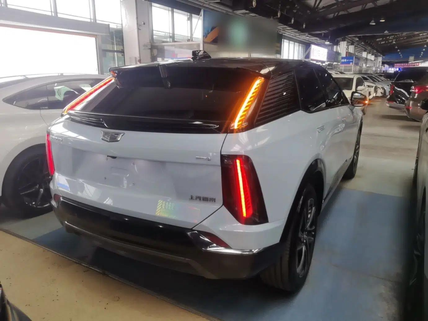 Cadillac OPTIQ 2024 Four-Wheel Drive Long-Range Version — миниатюра 6
