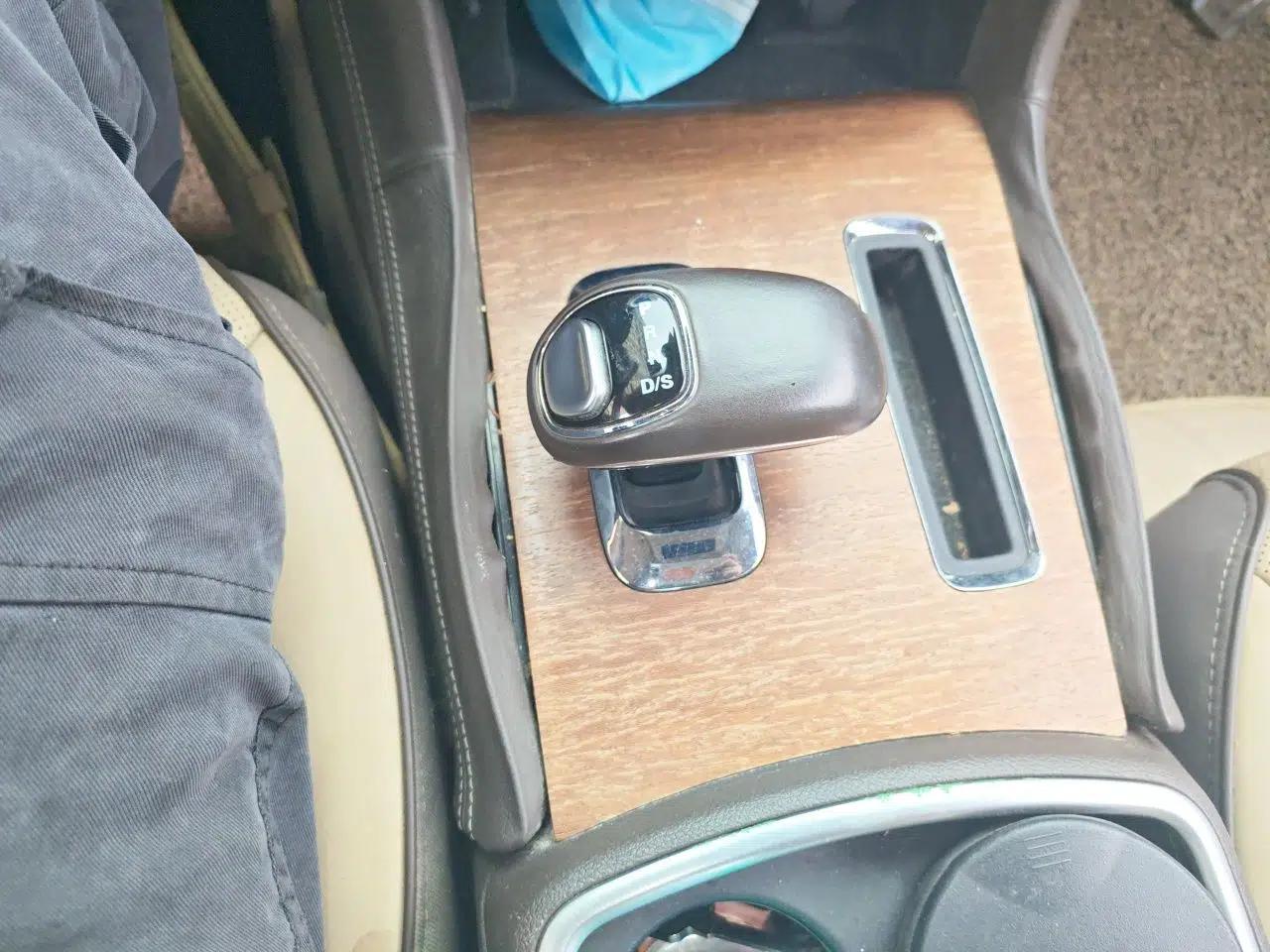 Chrysler 300C 2014 3.0L Excellence Edition — миниатюра 14