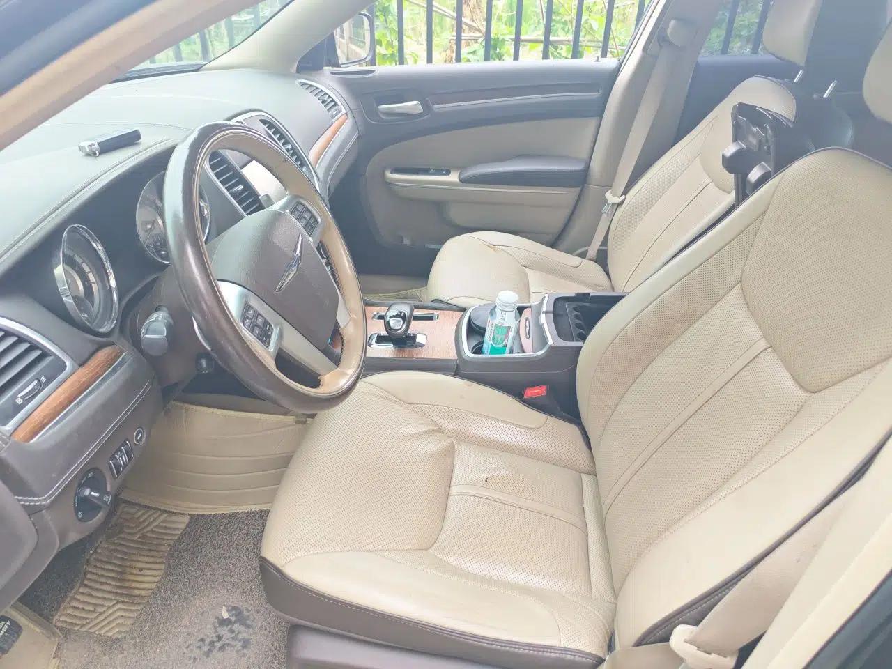 Chrysler 300C 2014 3.0L Excellence Edition — миниатюра 15