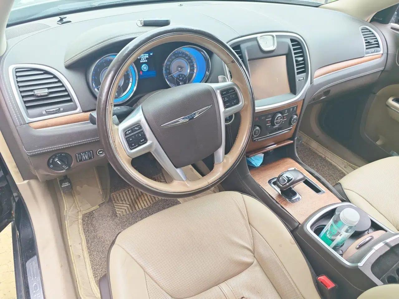 Chrysler 300C 2014 3.0L Excellence Edition — миниатюра 9