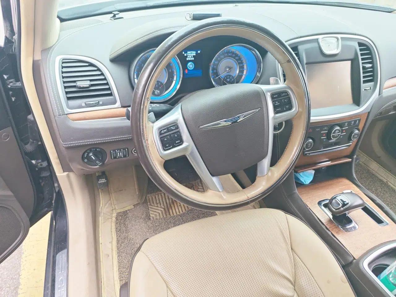 Chrysler 300C 2014 3.0L Excellence Edition — миниатюра 10