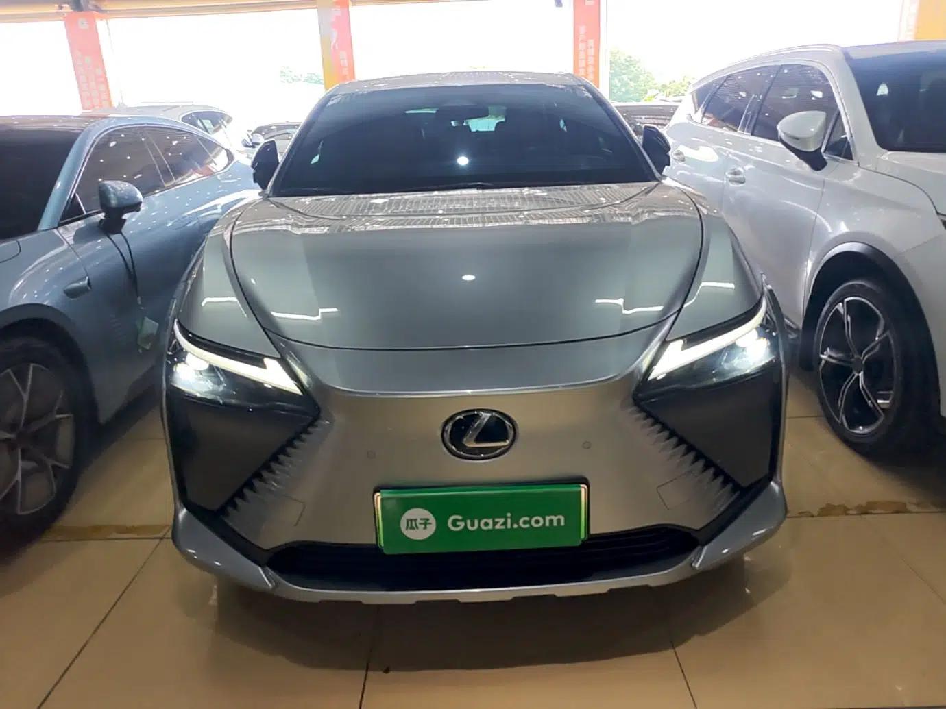Lexus RZ 2023 450e All-Wheel-Drive Long-Range Version — миниатюра 2