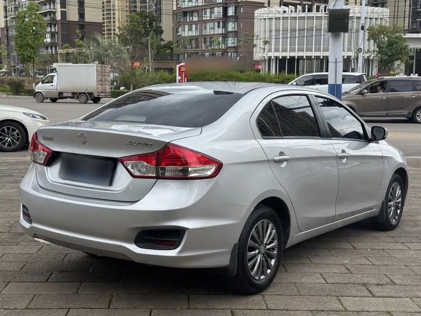 Suzuki Alivio 2015 1.6L Manual Comfort Model — миниатюра 6