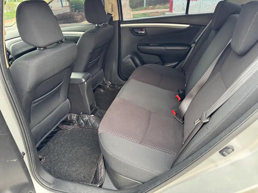 Suzuki Alivio 2015 1.6L Manual Comfort Model — миниатюра 10