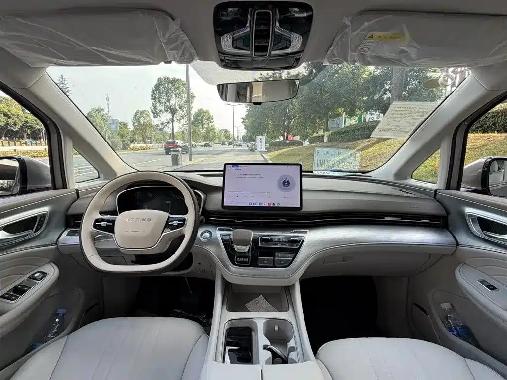 Roewe iMAX8 New Energy 2025 1.5T DMH Luxury Edition — миниатюра 11