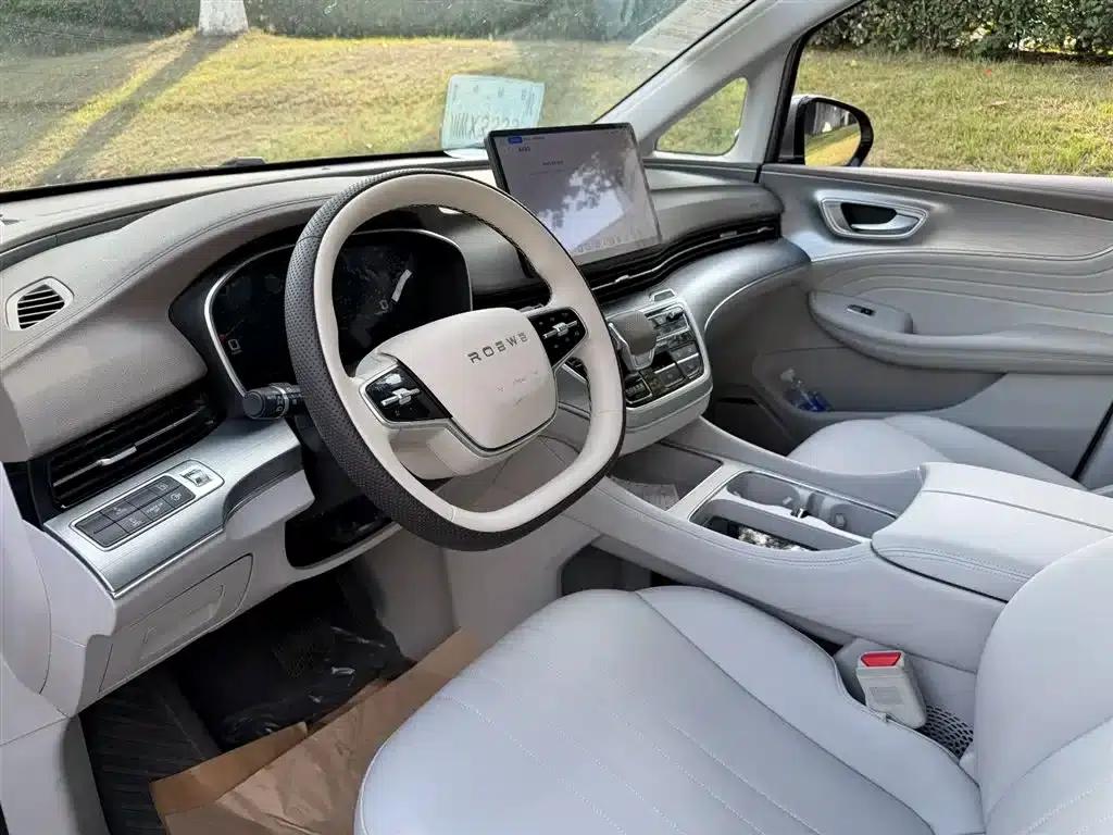 Roewe iMAX8 New Energy 2025 1.5T DMH Luxury Edition — миниатюра 7