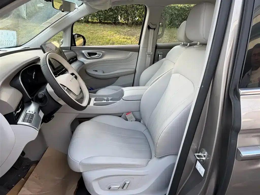 Roewe iMAX8 New Energy 2025 1.5T DMH Luxury Edition — миниатюра 8