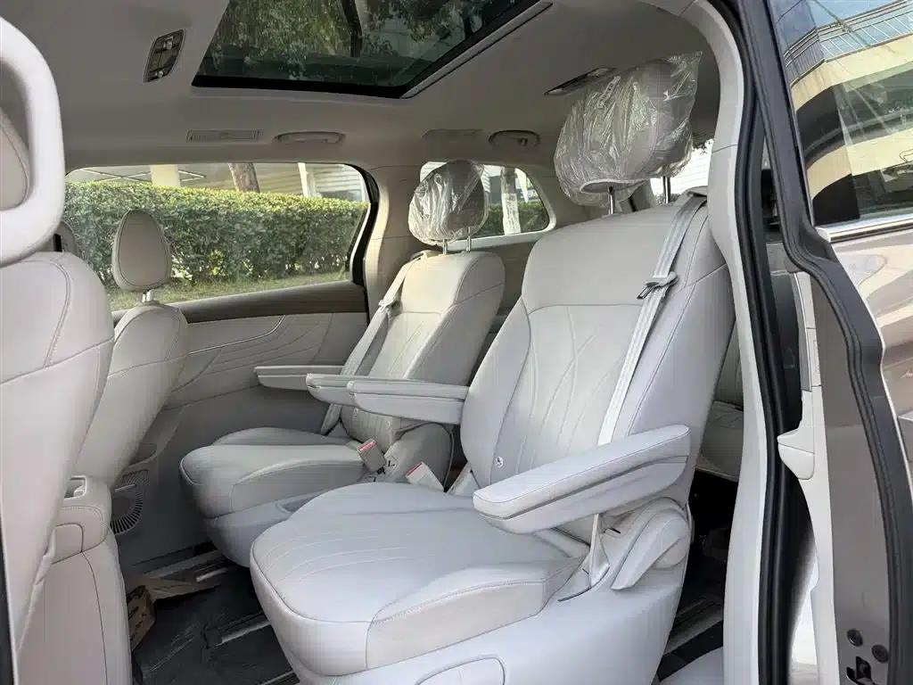 Roewe iMAX8 New Energy 2025 1.5T DMH Luxury Edition — миниатюра 10