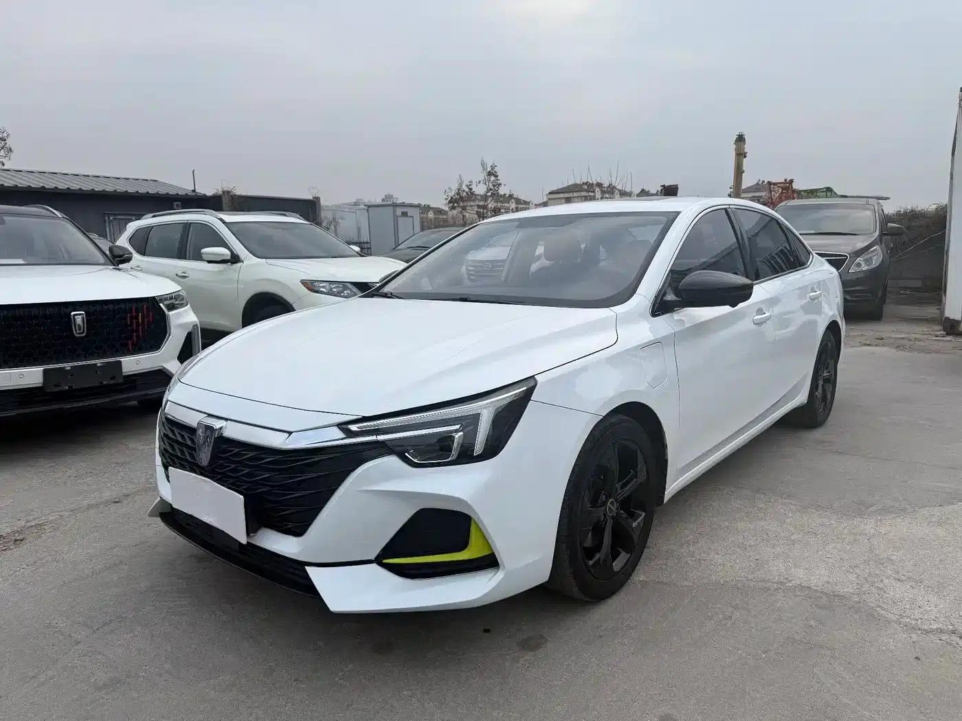 Roewe i6 MAX New Energy 2021 1.5T PHEV Online Luxury Edition — миниатюра 1