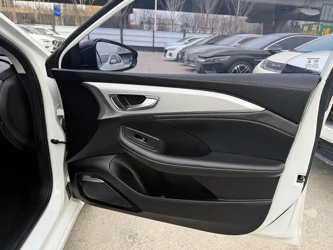 Roewe i6 MAX New Energy 2021 1.5T PHEV Online Luxury Edition — миниатюра 7