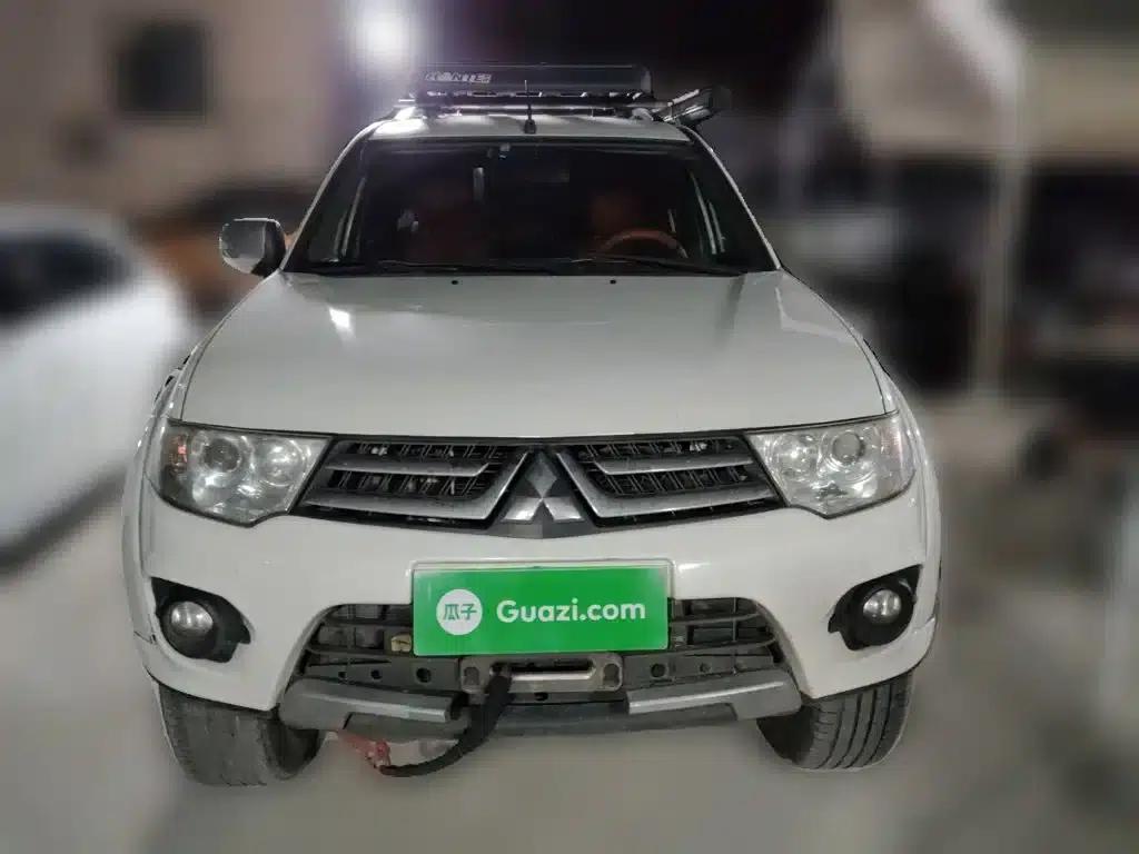 2013 Pajero Sport 3.0L Automatic 4WD Executive Edition — миниатюра 24