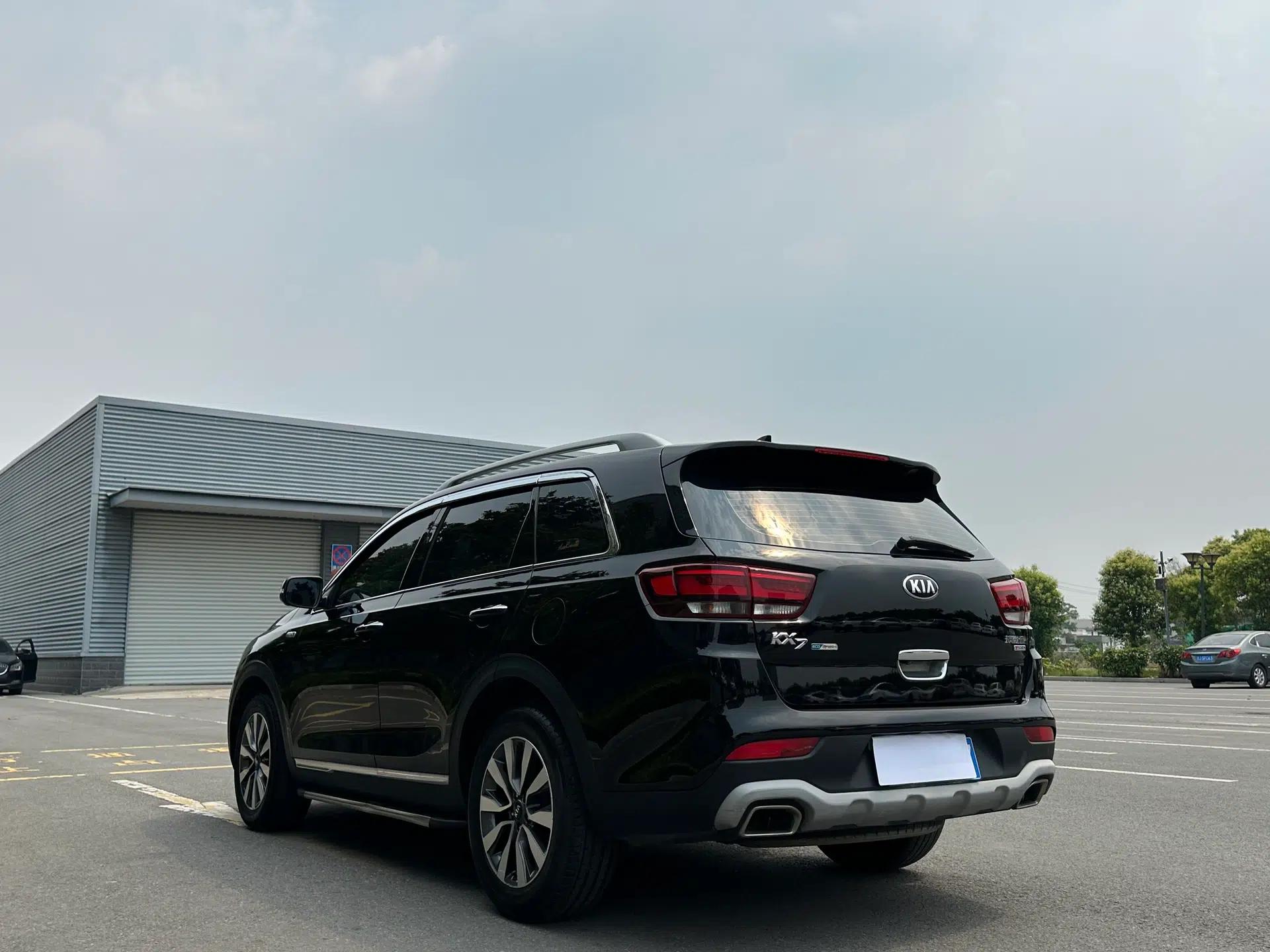 Kia KX7 2017 2.0T Automatic All-Wheel Drive LUX 7-Seater — миниатюра 18