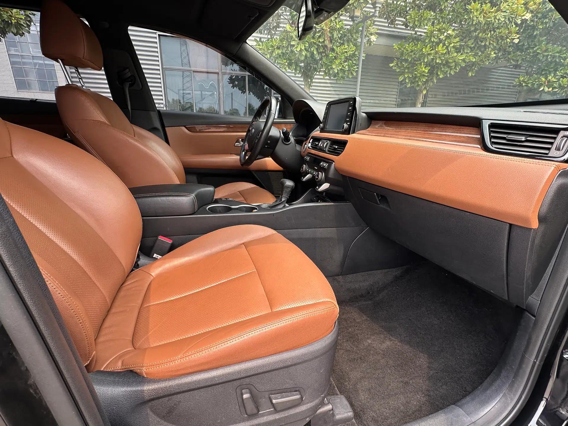 Kia KX7 2017 2.0T Automatic All-Wheel Drive LUX 7-Seater — миниатюра 34