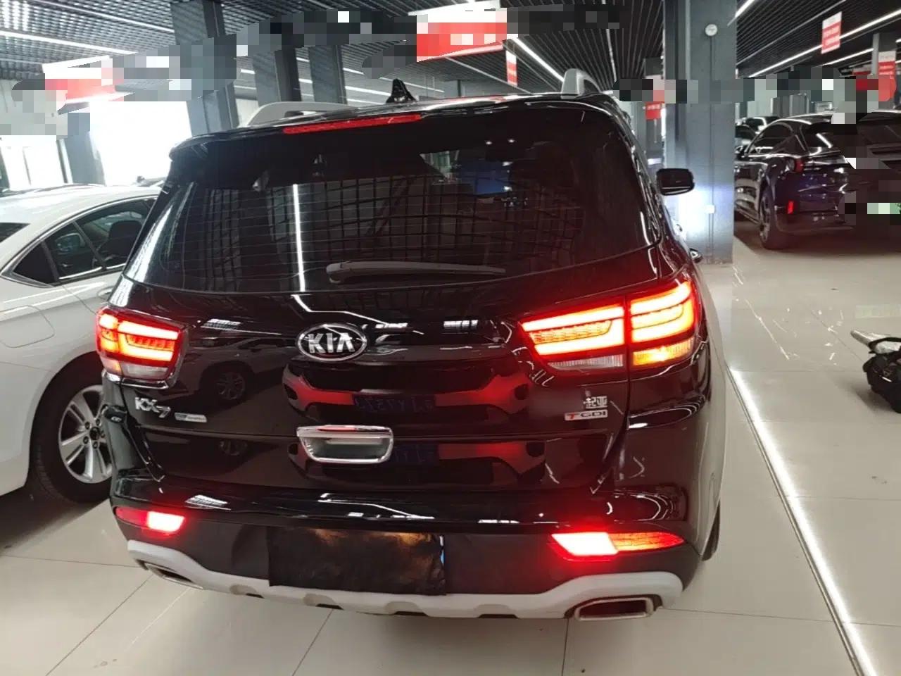 Kia KX7 2017 2.0T Automatic All-Wheel Drive LUX 7-Seater — миниатюра 5
