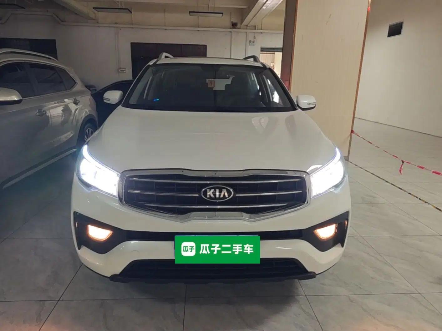 Kia KX7 2017 2.0L Automatic 2WD GL 5 Seats — миниатюра 2