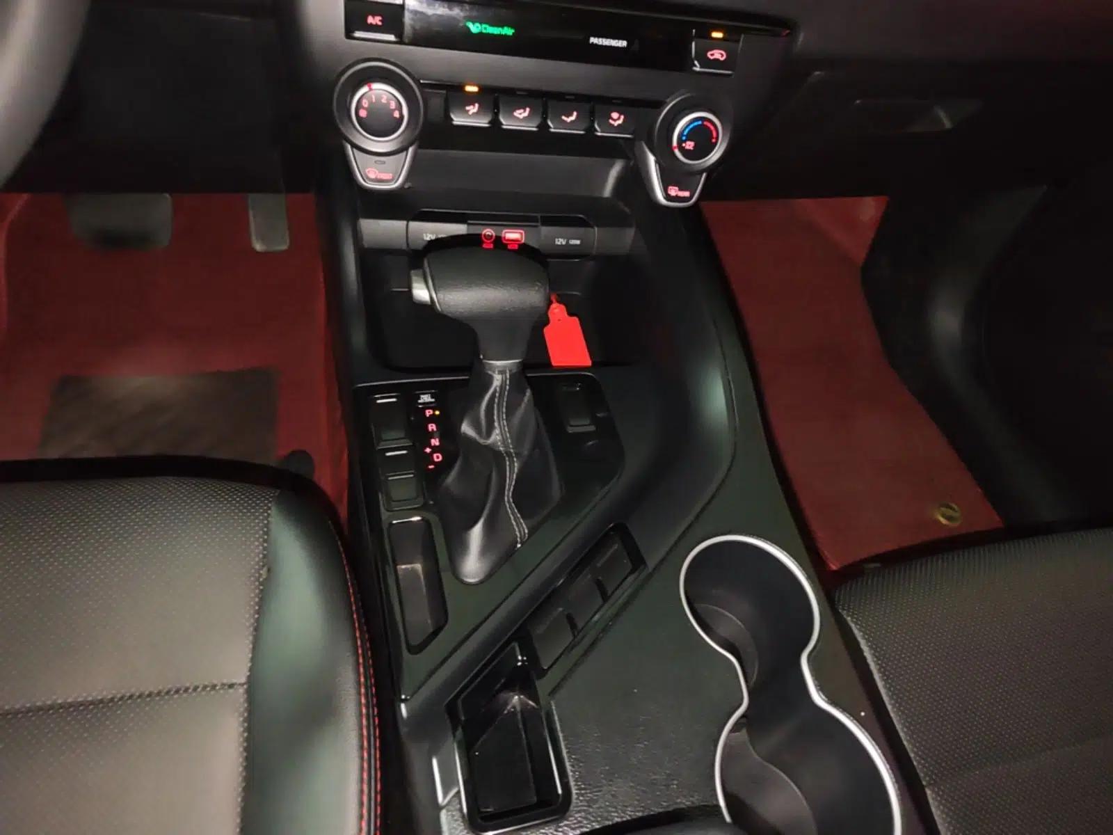 Kia KX7 2017 2.0L Automatic 2WD GL 5 Seats — миниатюра 21