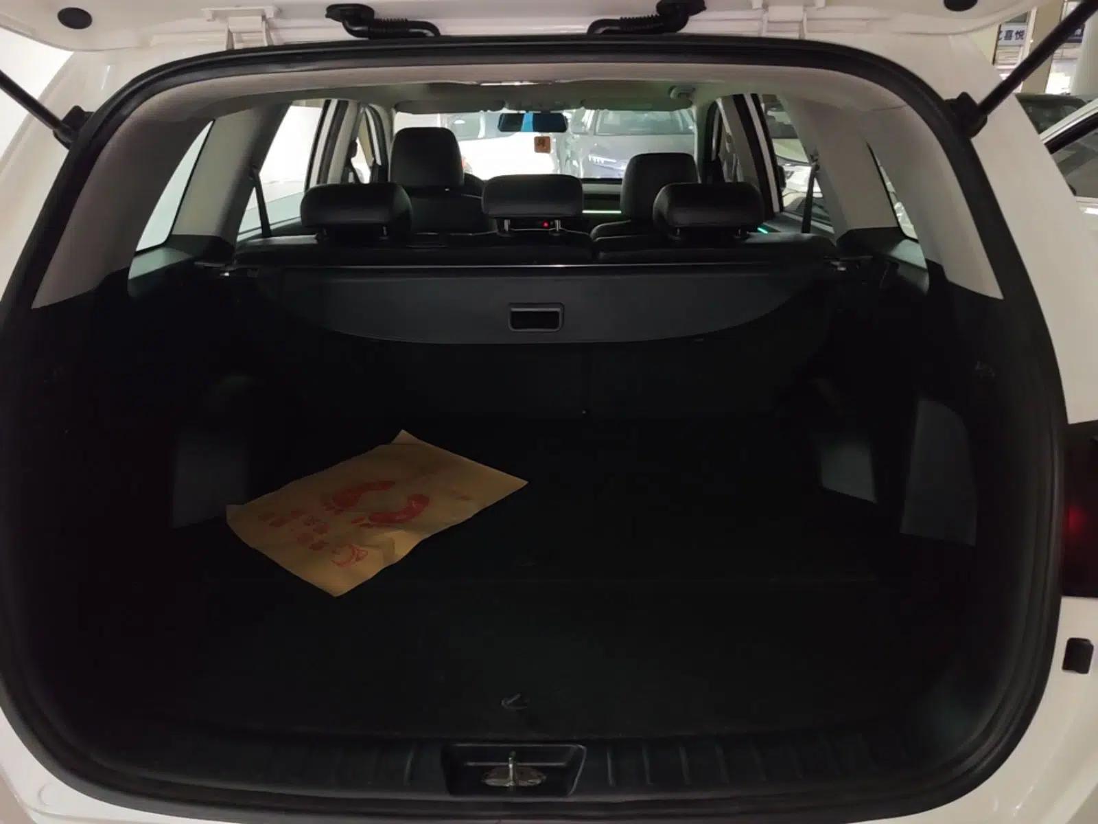 Kia KX7 2017 2.0L Automatic 2WD GL 5 Seats — миниатюра 27