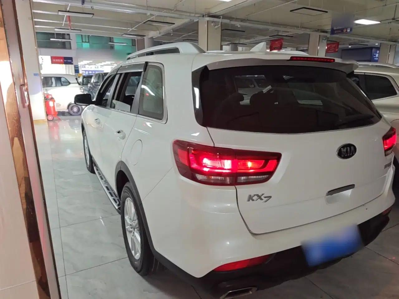 Kia KX7 2017 2.0L Automatic 2WD GL 5 Seats — миниатюра 4