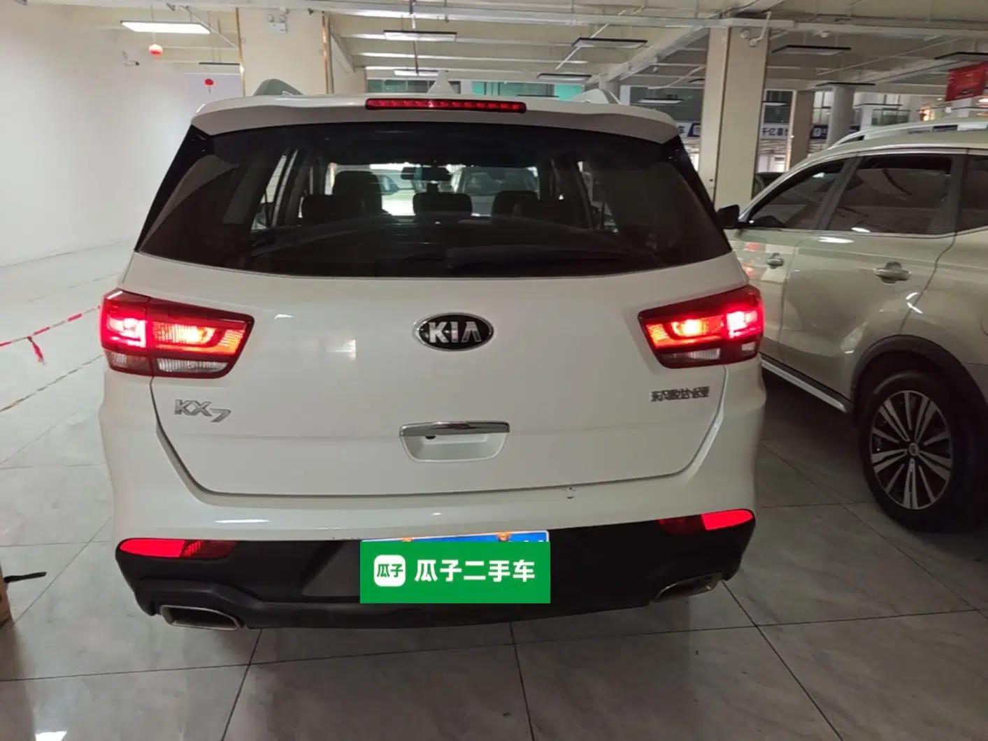 Kia KX7 2017 2.0L Automatic 2WD GL 5 Seats — миниатюра 5
