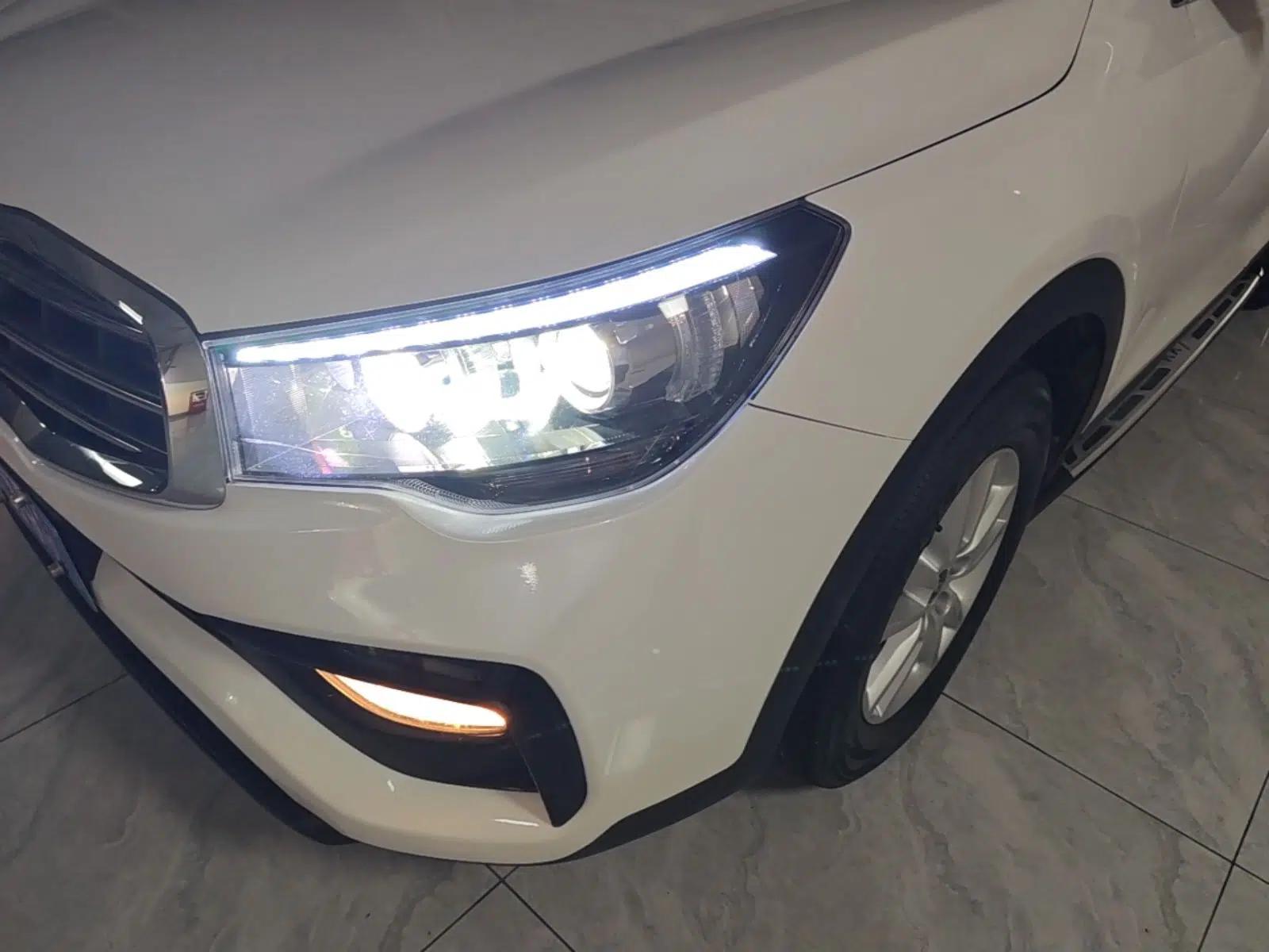 Kia KX7 2017 2.0L Automatic 2WD GL 5 Seats — миниатюра 8