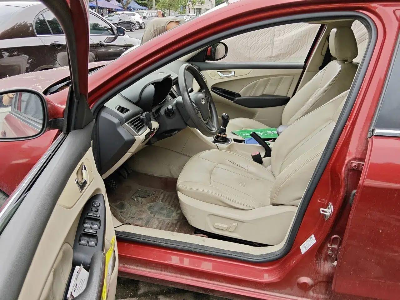 Chery Arrizo 7 2013 1.6L Manual ZhiXiang Edition — миниатюра 16