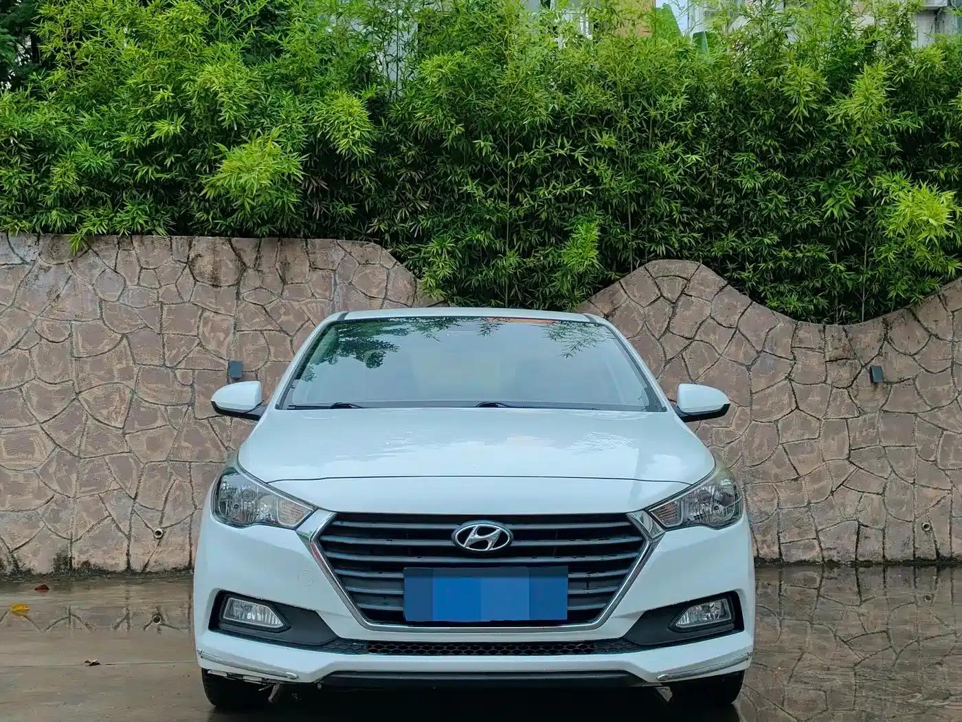 2016 Hyundai Verna 1.4L Manual GLS Cool Edition — миниатюра 2