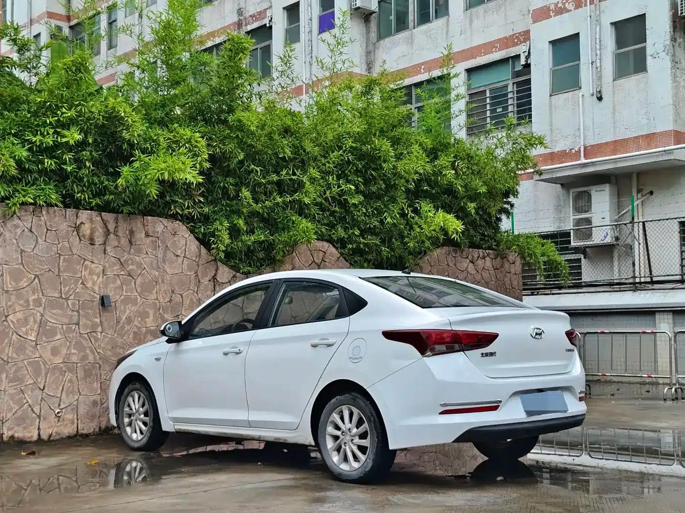 2016 Hyundai Verna 1.4L Manual GLS Cool Edition — миниатюра 4