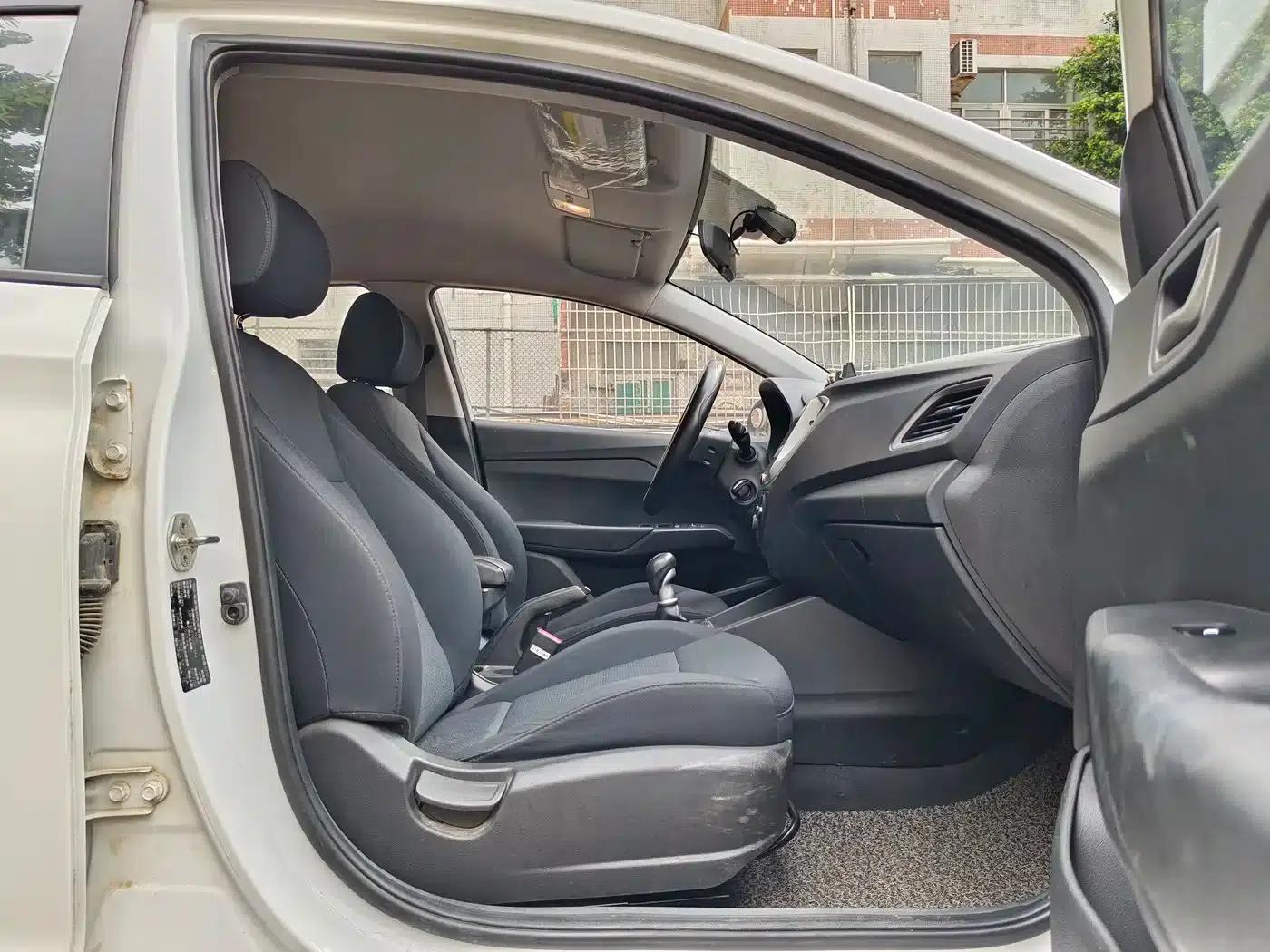 2016 Hyundai Verna 1.4L Manual GLS Cool Edition — миниатюра 10